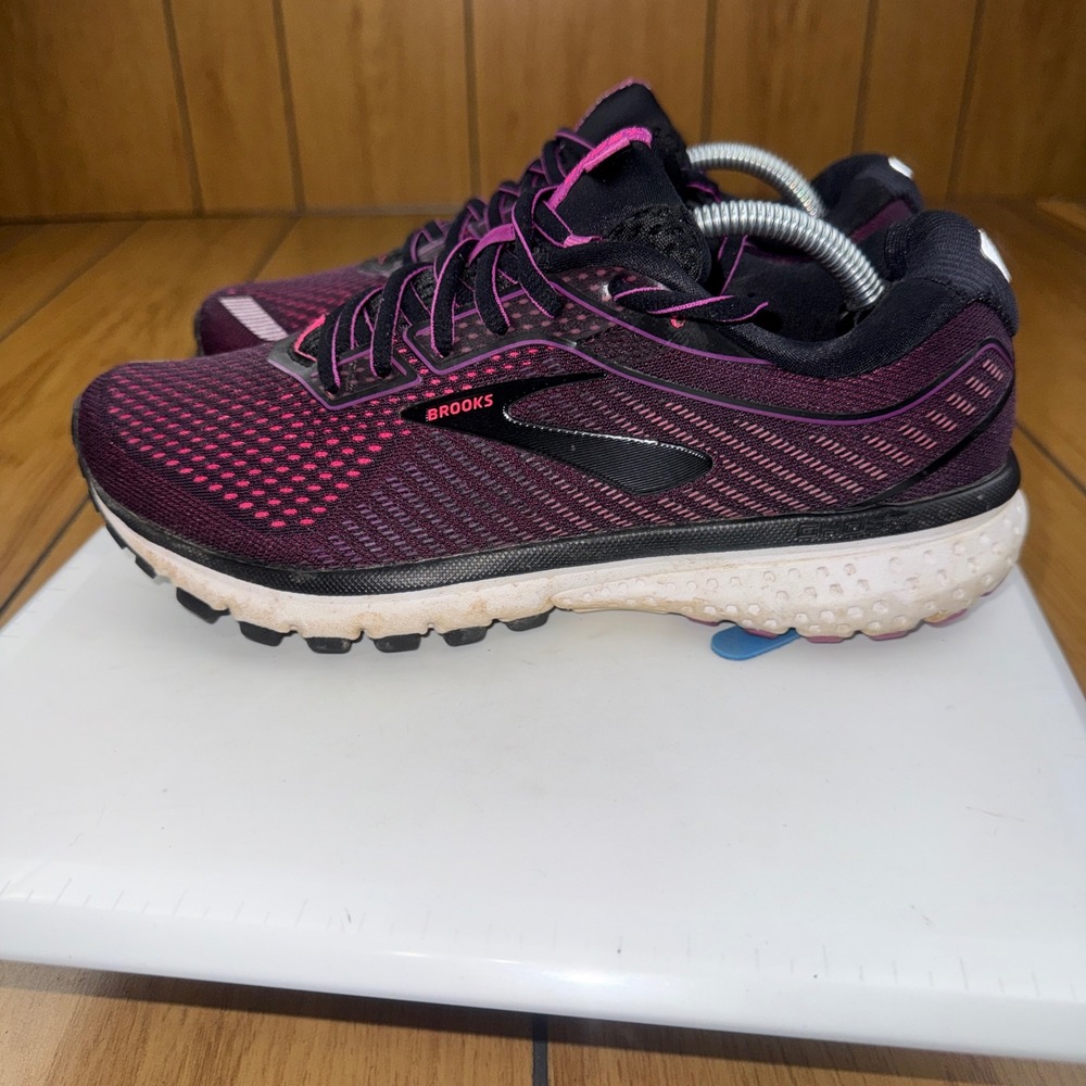 Brooks Ghost 12 Womens Running Shoes Size 8 Wide D Plum Pink Black 1203051D063